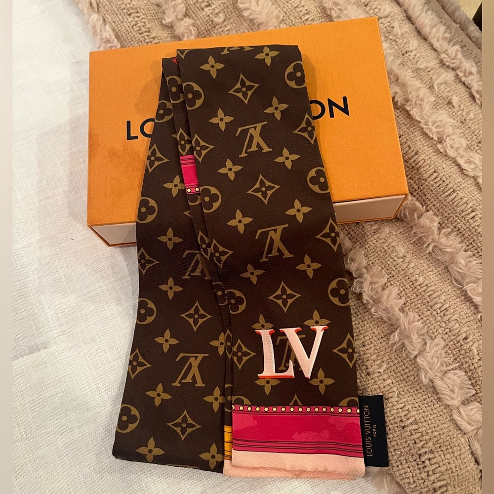 Louis Vuitton Women’s Scarf